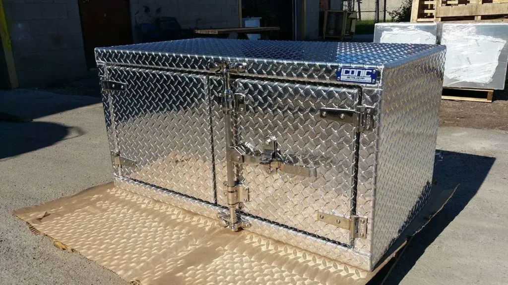 KEEP YOUR TOOLS: The Beefed Up Security Features of a MetalGear Cam-Lock Toolbox