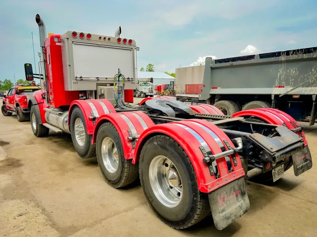 Roll-Up Door Enclosed Headache Rack on a Semi Truck