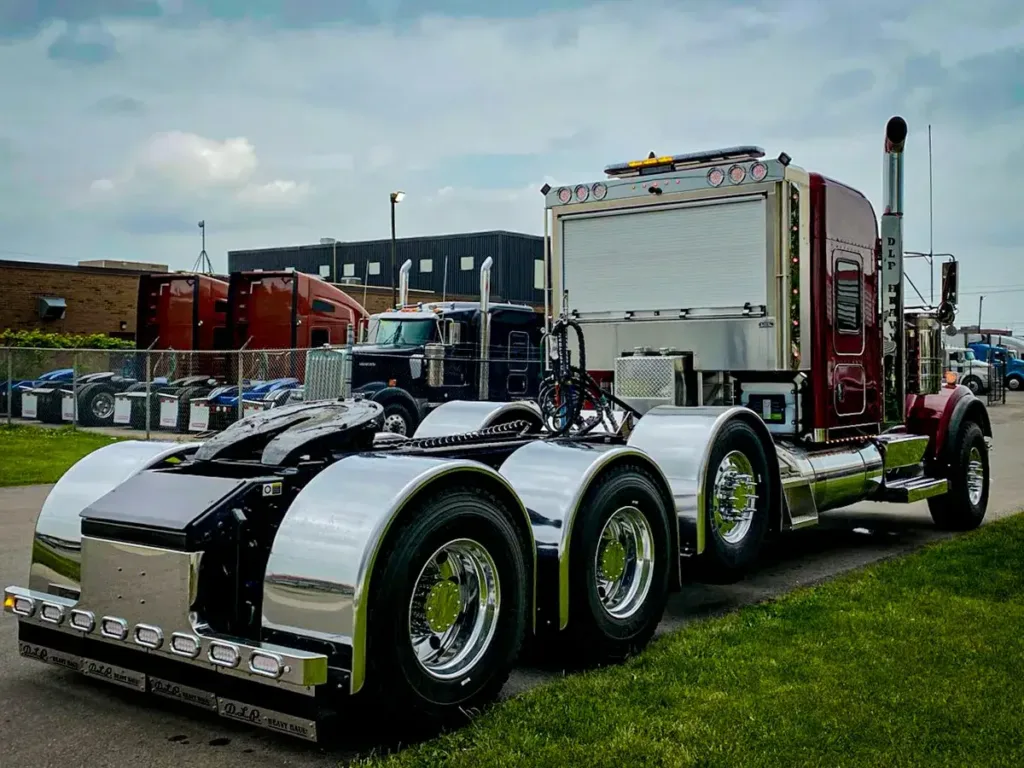 Roll-Up Door Enclosed Headache Rack on a Semi Truck